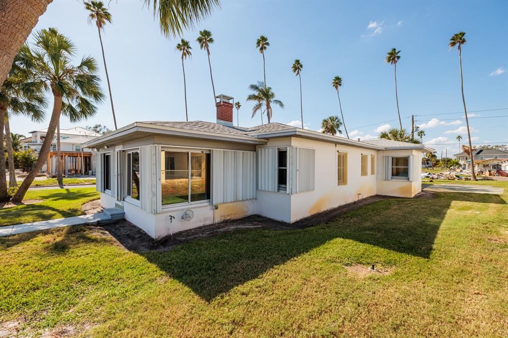 For Sale: $1,899,900 (3 beds, 3 baths, 1926 Square Feet)