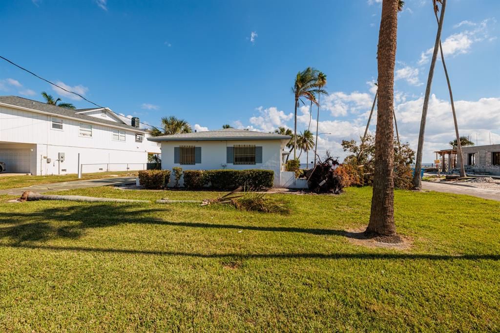 For Sale: $1,899,900 (3 beds, 3 baths, 1926 Square Feet)