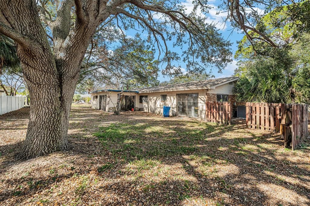 For Sale: $750,000 (4 beds, 2 baths, 1806 Square Feet)