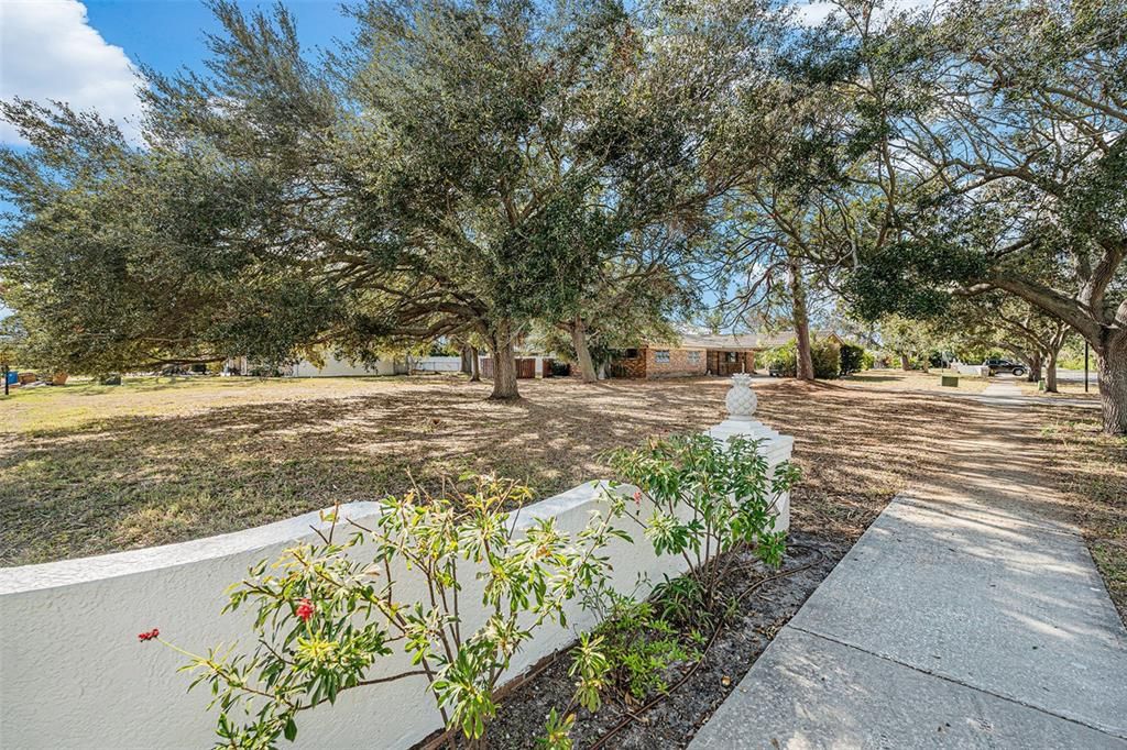 For Sale: $750,000 (4 beds, 2 baths, 1806 Square Feet)