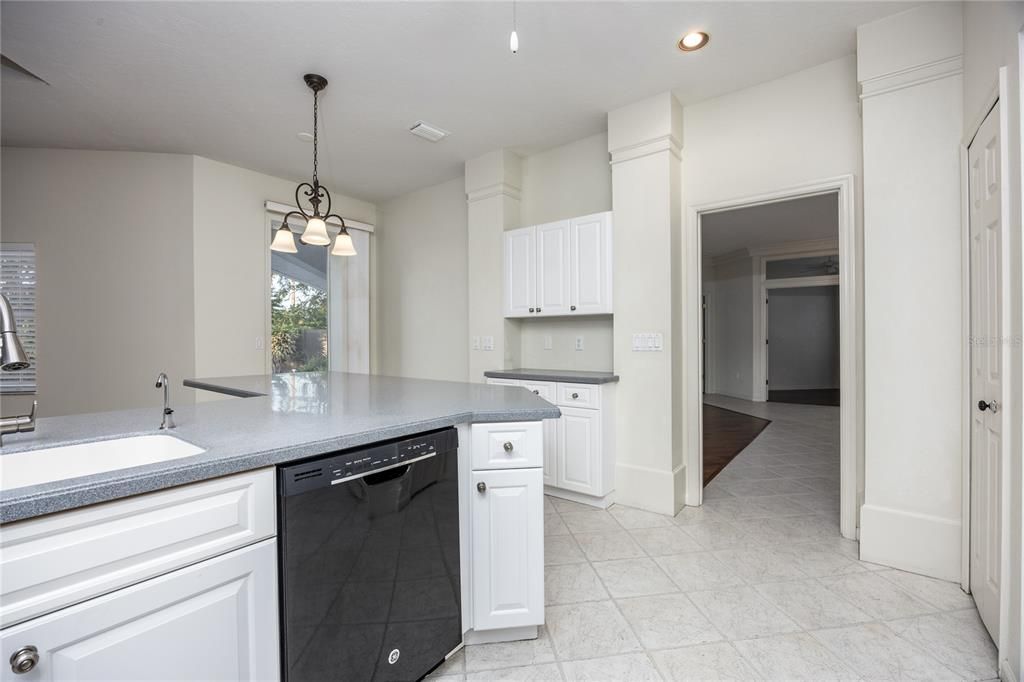 For Sale: $645,000 (3 beds, 2 baths, 2559 Square Feet)