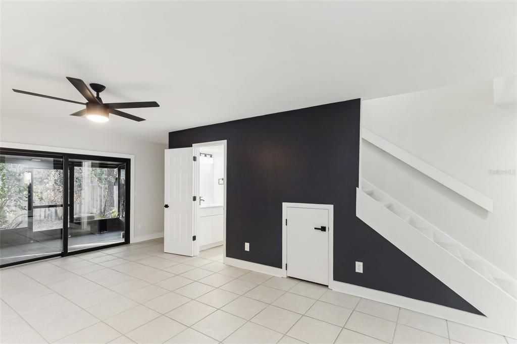 For Sale: $270,000 (2 beds, 1 baths, 1048 Square Feet)