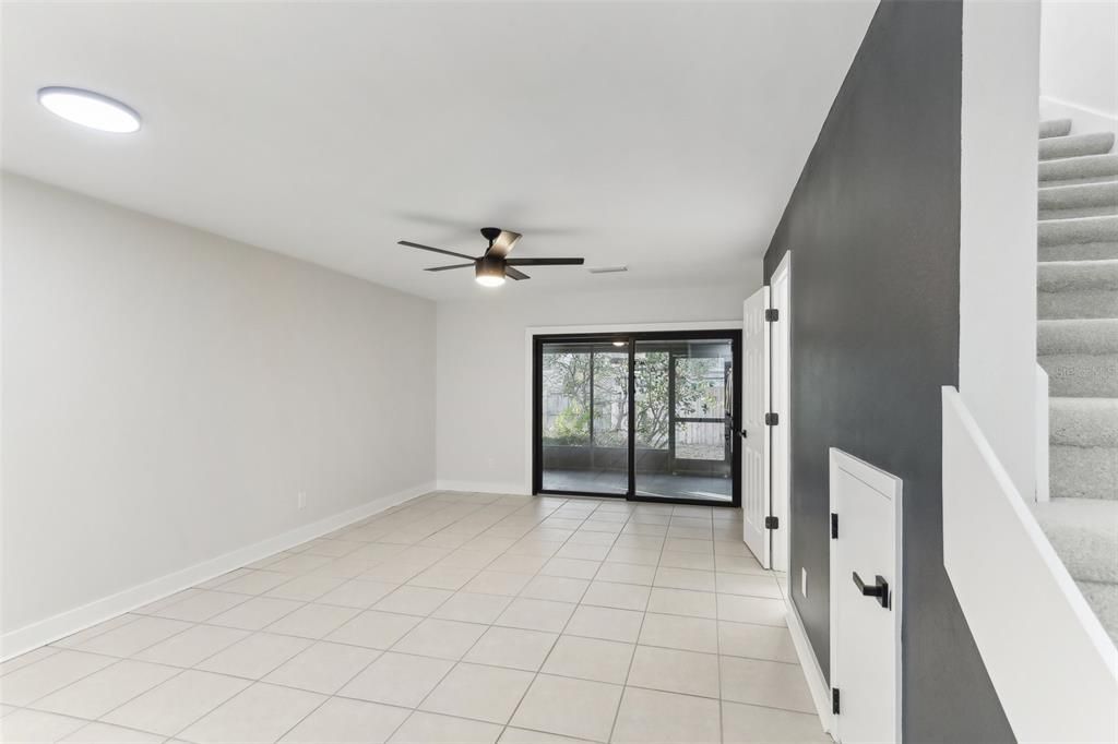 For Sale: $270,000 (2 beds, 1 baths, 1048 Square Feet)