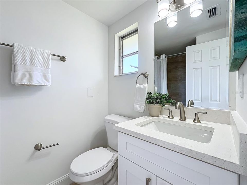 For Sale: $399,900 (2 beds, 2 baths, 1429 Square Feet)