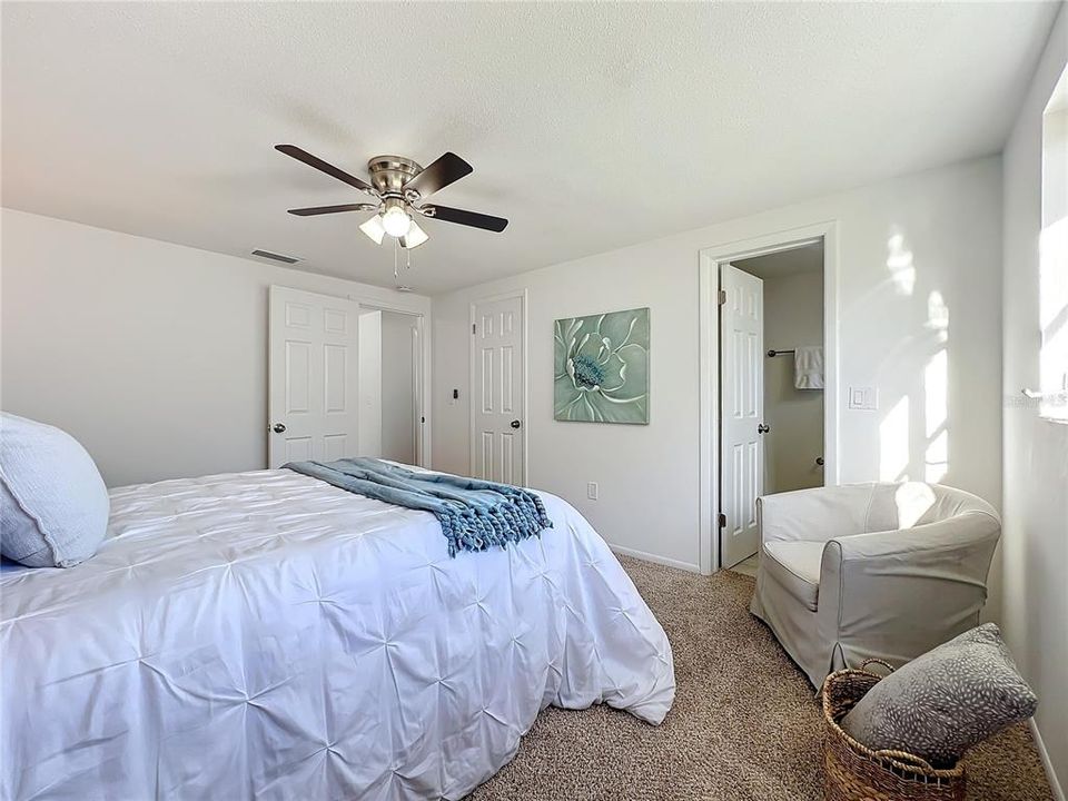 For Sale: $399,900 (2 beds, 2 baths, 1429 Square Feet)