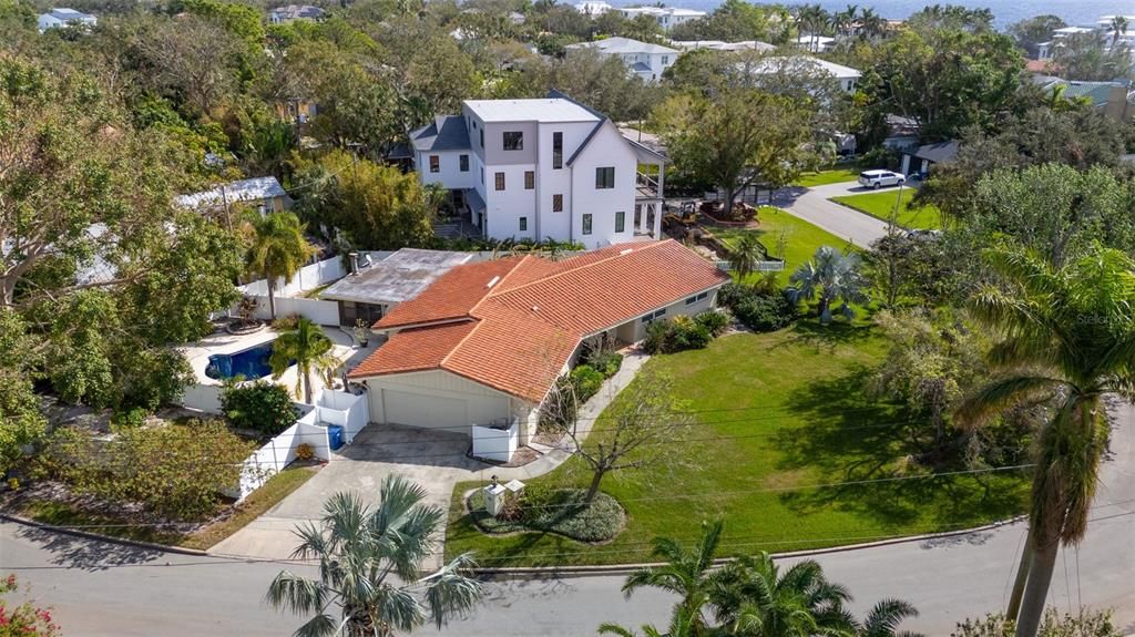 Recently Sold: $1,875,000 (4 beds, 2 baths, 2728 Square Feet)