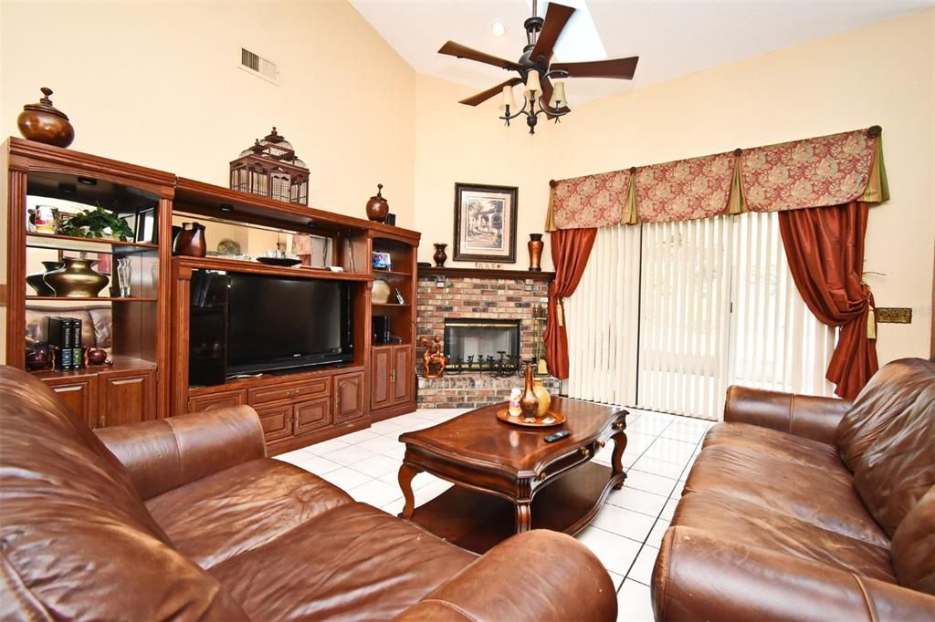 For Sale: $399,990 (4 beds, 2 baths, 2314 Square Feet)