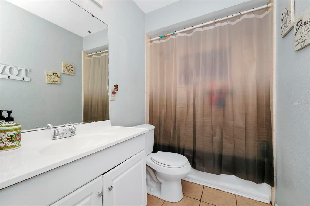 For Sale: $100,000 (2 beds, 2 baths, 1290 Square Feet)