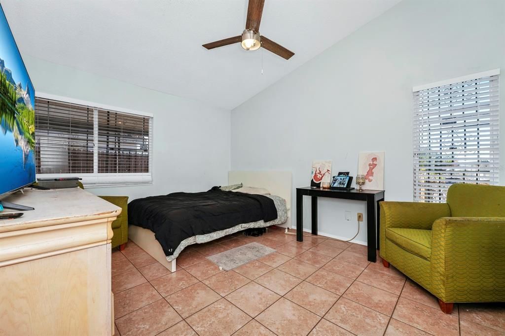 For Sale: $100,000 (2 beds, 2 baths, 1290 Square Feet)