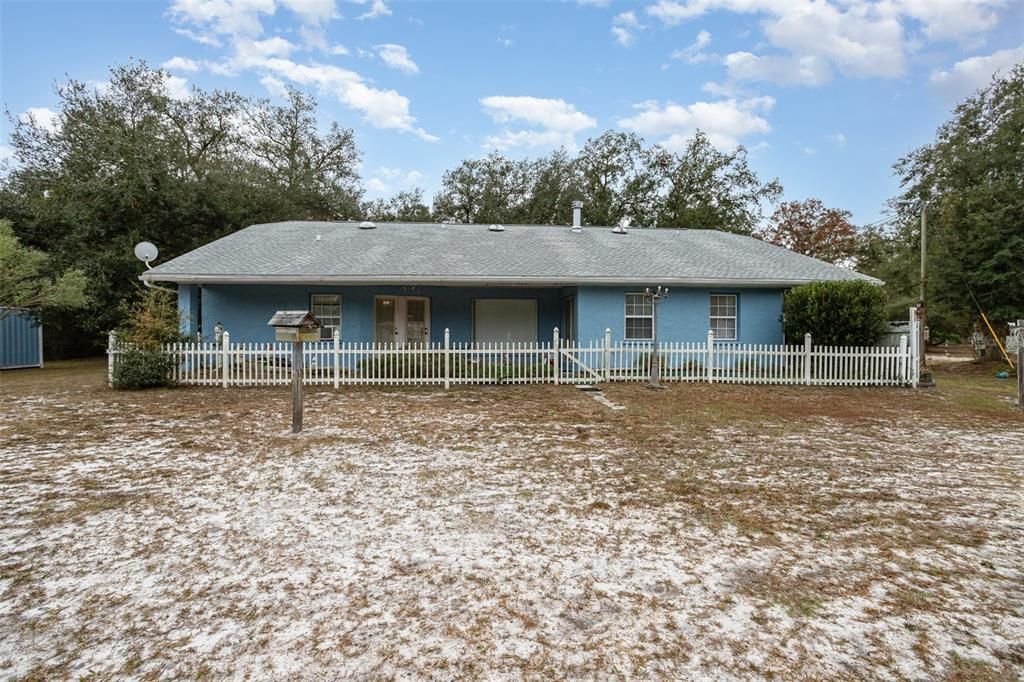 For Sale: $370,000 (3 beds, 2 baths, 3318 Square Feet)