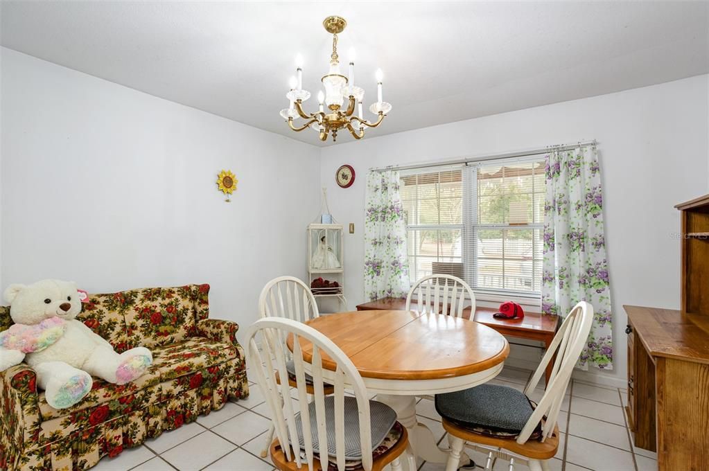 For Sale: $370,000 (3 beds, 2 baths, 3318 Square Feet)