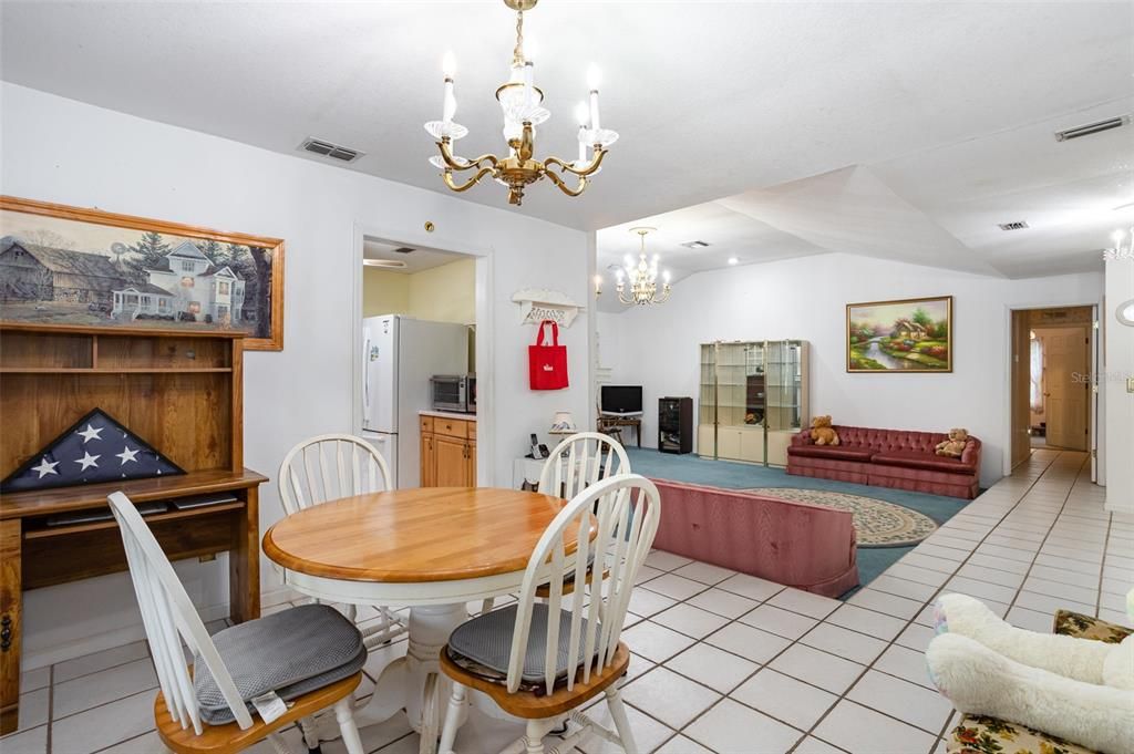 For Sale: $370,000 (3 beds, 2 baths, 3318 Square Feet)