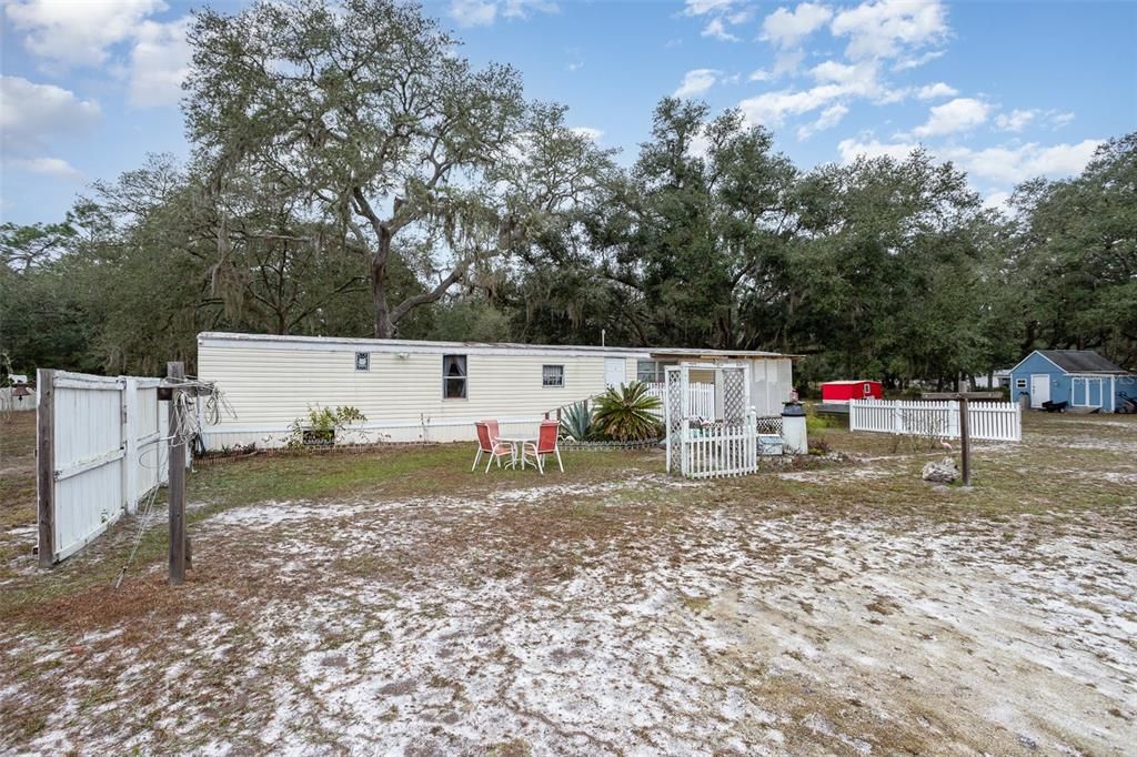 For Sale: $370,000 (3 beds, 2 baths, 3318 Square Feet)