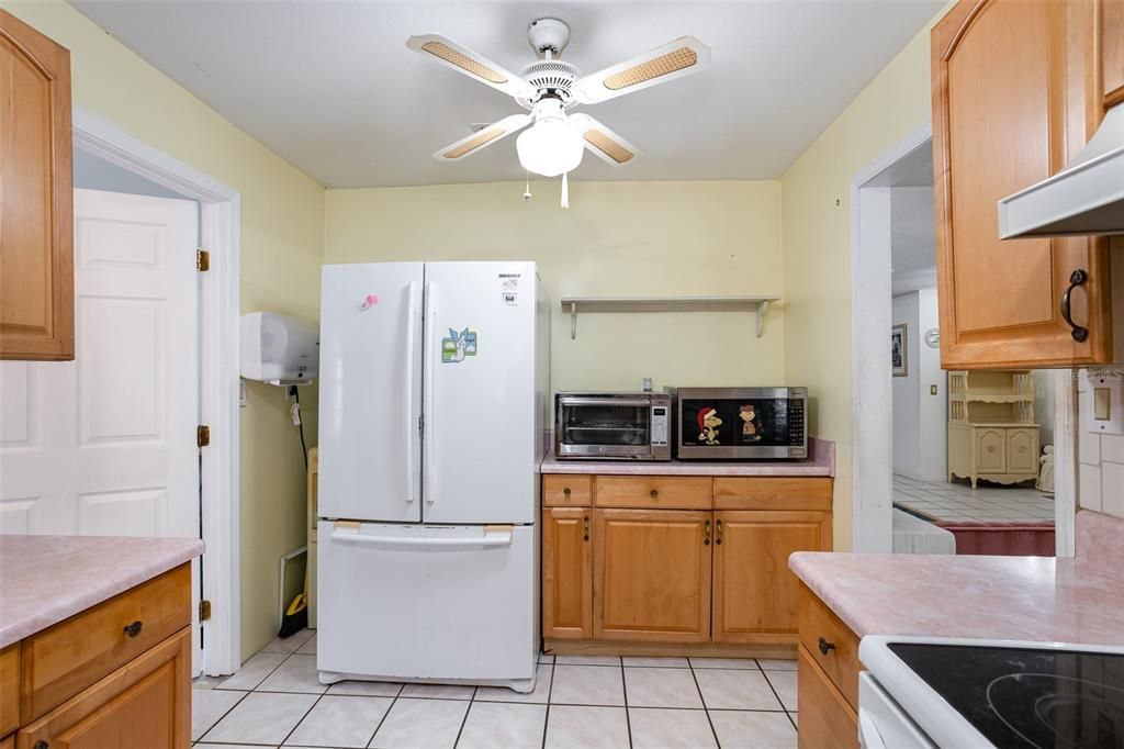 For Sale: $370,000 (3 beds, 2 baths, 3318 Square Feet)