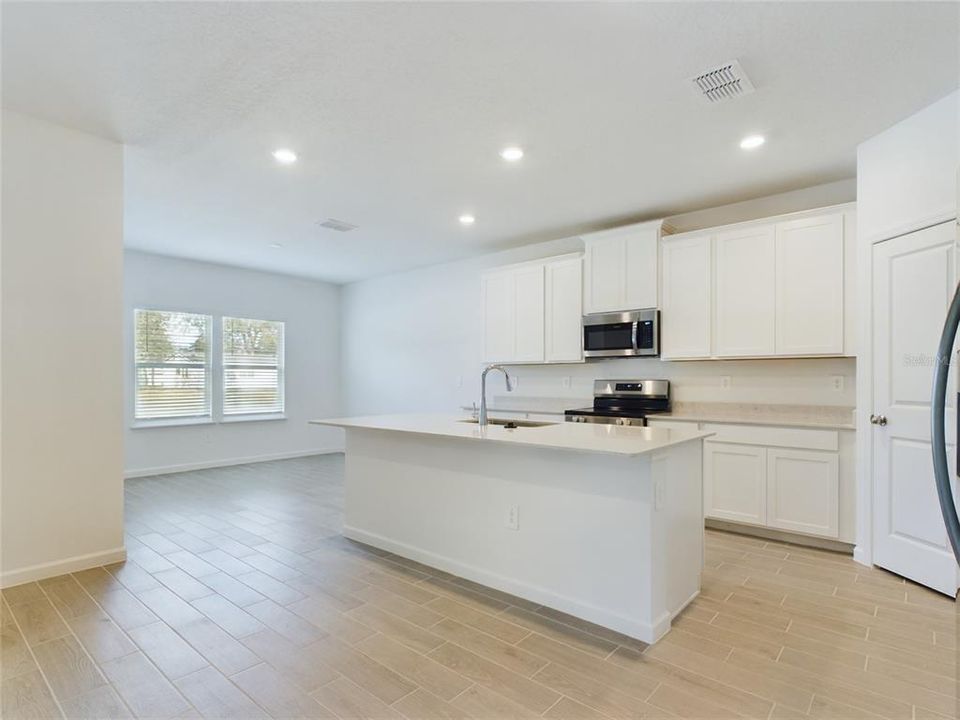 Kitchen/Breakfast Nook