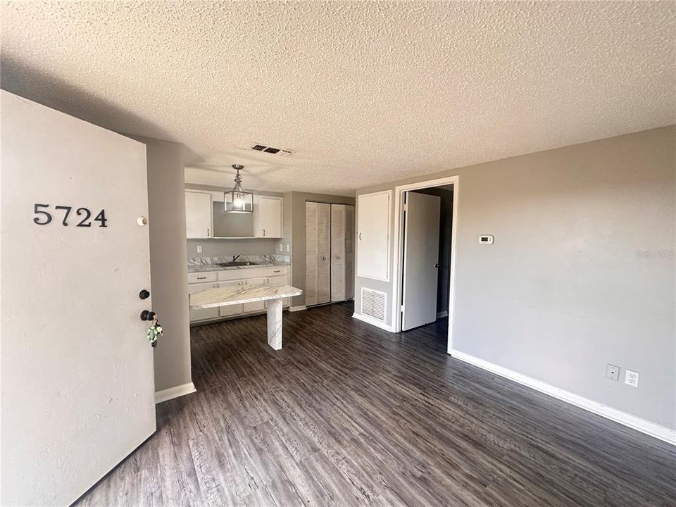 For Rent: $1,000 (1 beds, 1 baths, 516 Square Feet)