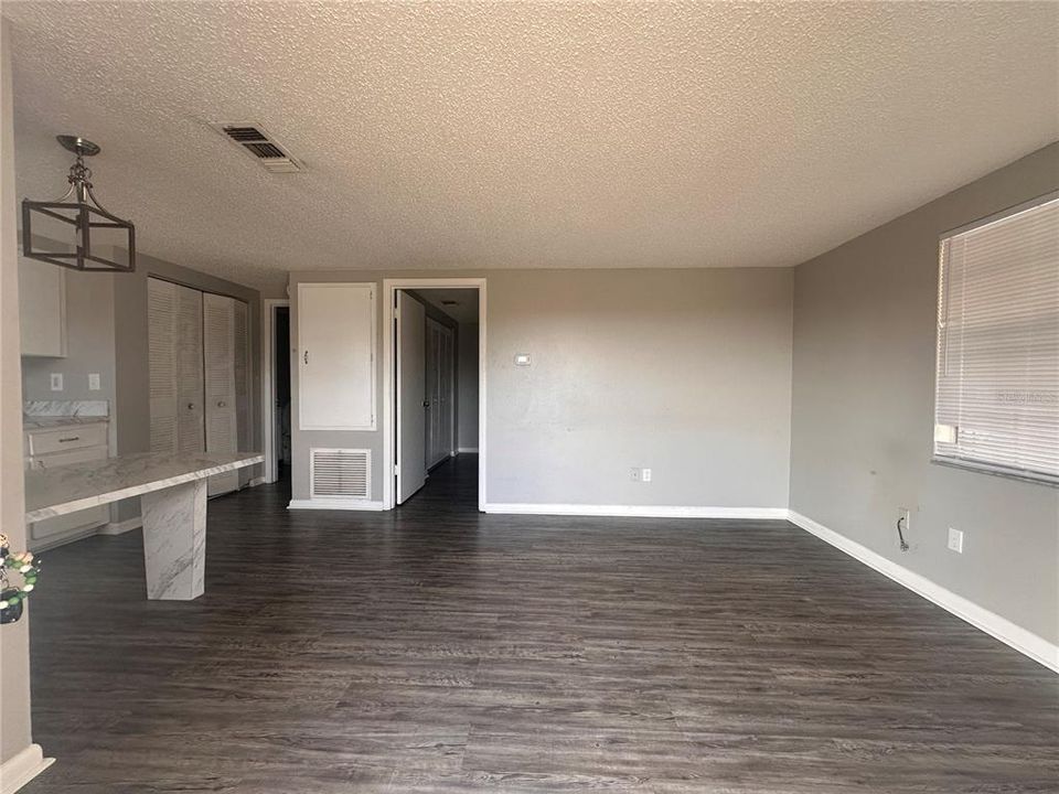 For Rent: $1,000 (1 beds, 1 baths, 516 Square Feet)