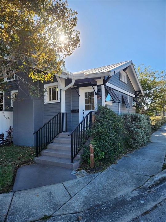Recently Sold: $450,000 (2 beds, 2 baths, 1420 Square Feet)