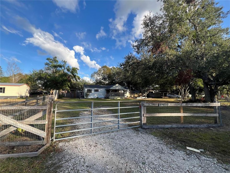 For Sale: $189,000 (3 beds, 2 baths, 1152 Square Feet)