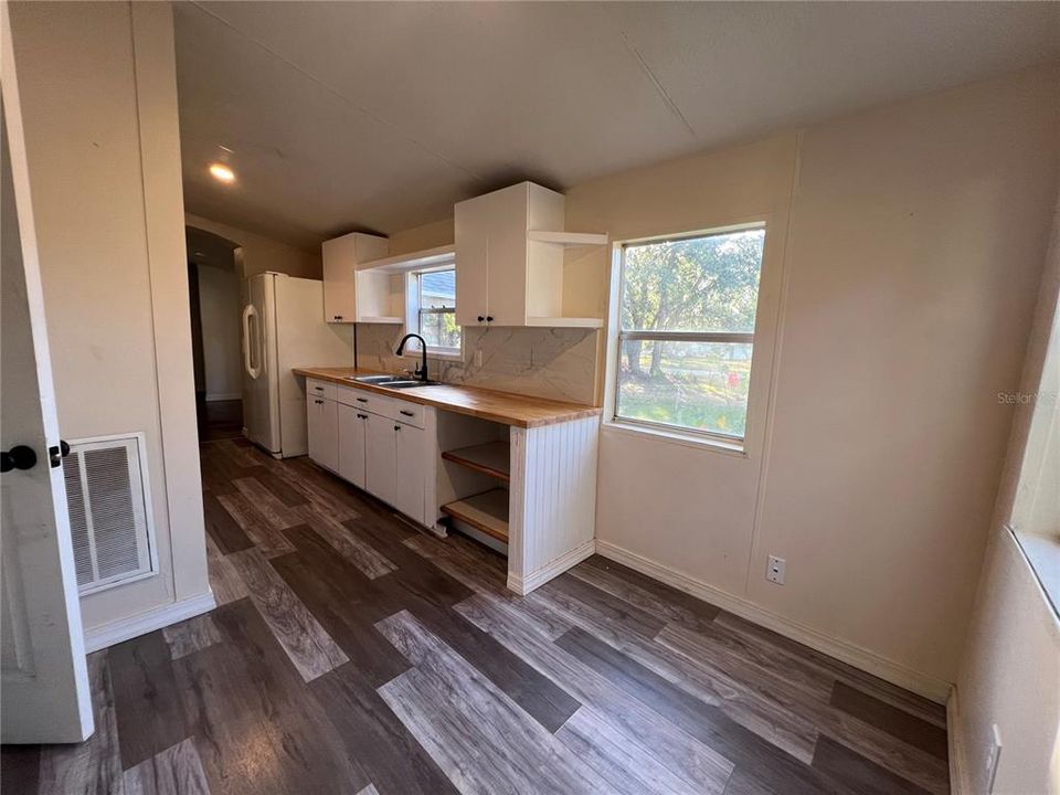 For Sale: $189,000 (3 beds, 2 baths, 1152 Square Feet)