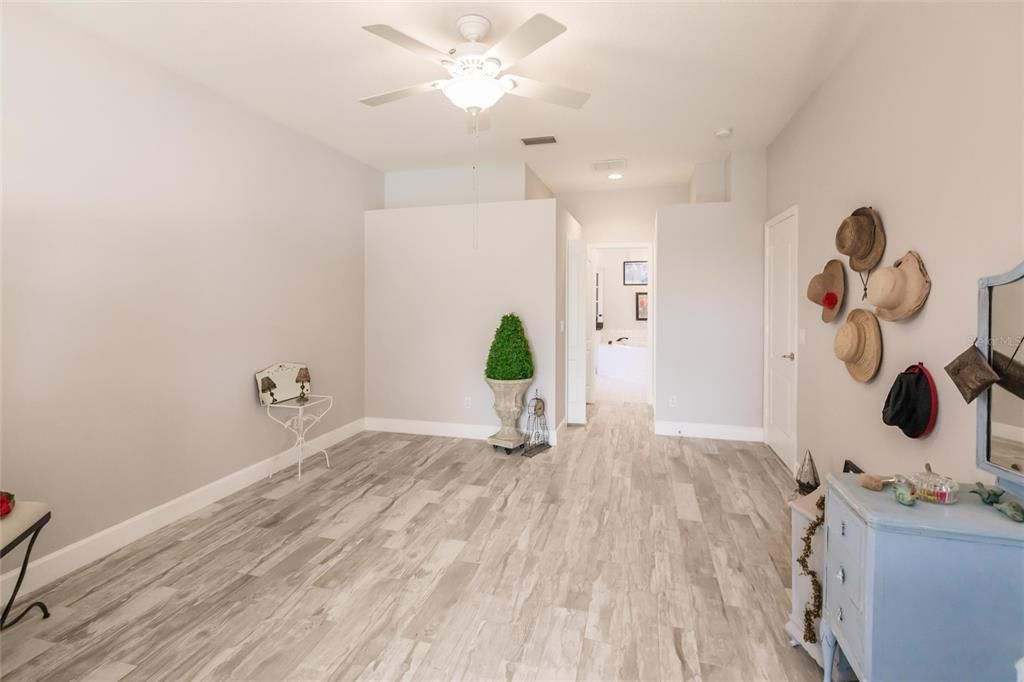 For Sale: $584,500 (3 beds, 2 baths, 2157 Square Feet)