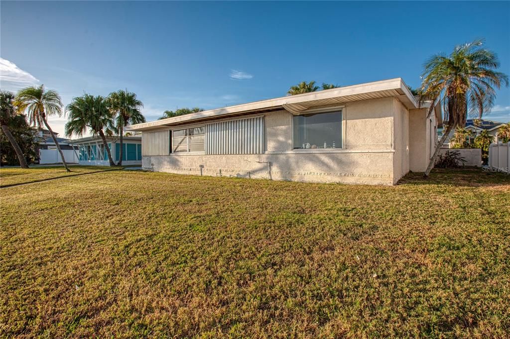 For Sale: $799,000 (3 beds, 1 baths, 1125 Square Feet)