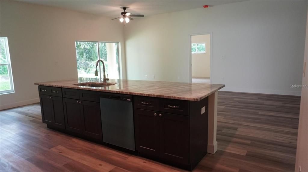 For Sale: $475,000 (4 beds, 2 baths, 1788 Square Feet)