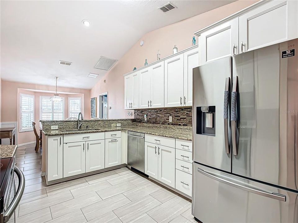 For Sale: $274,900 (2 beds, 2 baths, 1428 Square Feet)