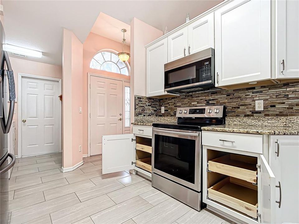 For Sale: $274,900 (2 beds, 2 baths, 1428 Square Feet)