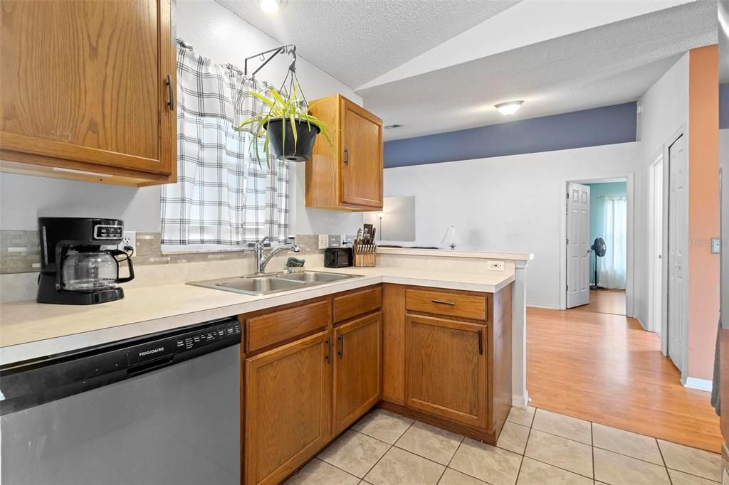 For Sale: $325,990 (4 beds, 2 baths, 1624 Square Feet)