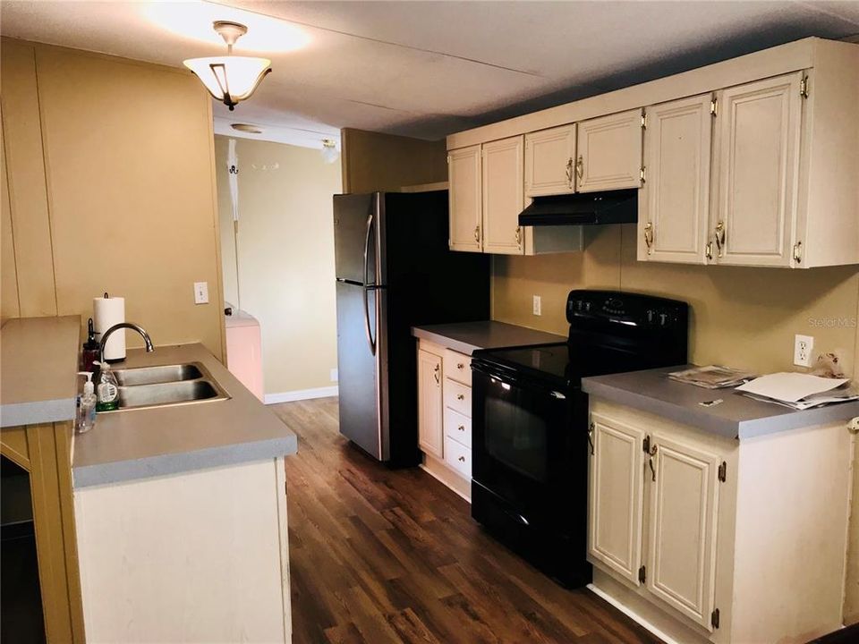 For Sale: $190,000 (3 beds, 2 baths, 1080 Square Feet)