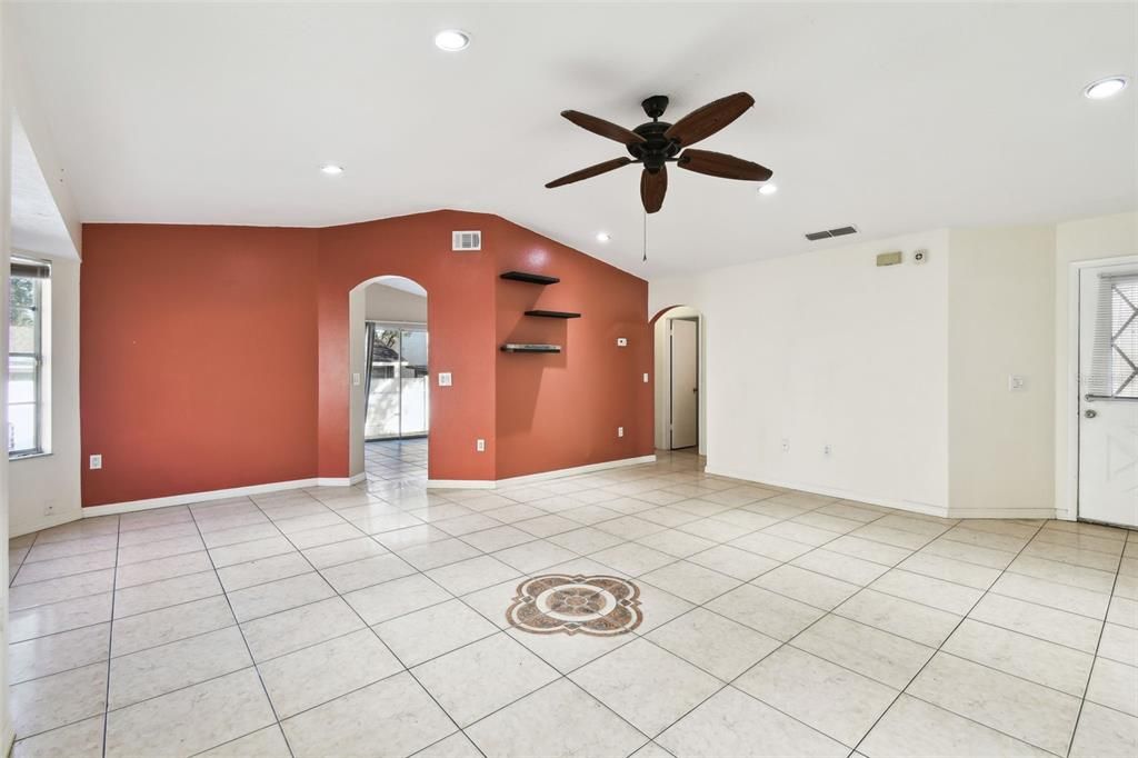 For Sale: $325,000 (3 beds, 2 baths, 1427 Square Feet)