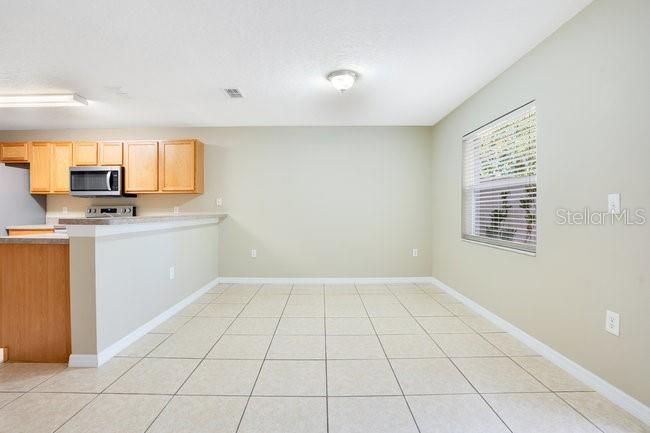 For Sale: $299,900 (2 beds, 2 baths, 1296 Square Feet)