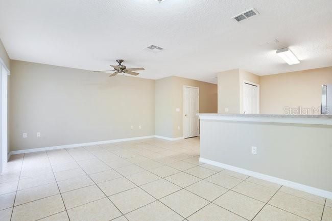 For Sale: $299,900 (2 beds, 2 baths, 1296 Square Feet)