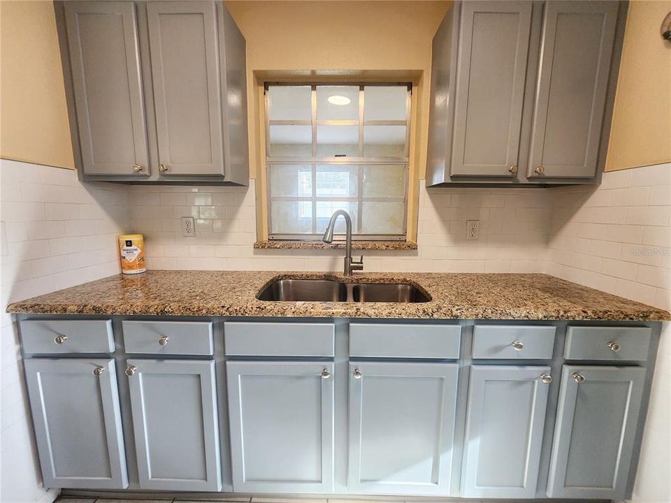 For Rent: $1,750 (3 beds, 2 baths, 1455 Square Feet)