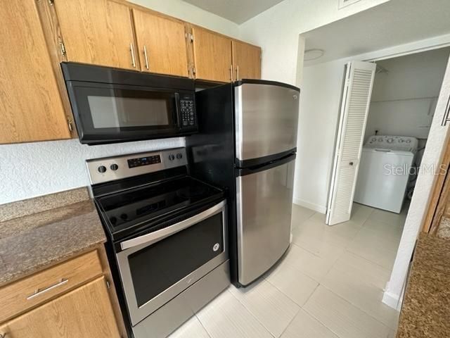 For Sale: $175,000 (1 beds, 1 baths, 754 Square Feet)