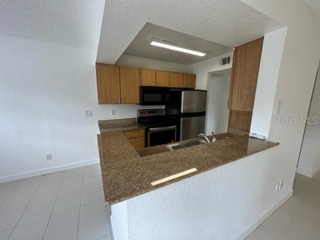 For Sale: $175,000 (1 beds, 1 baths, 754 Square Feet)