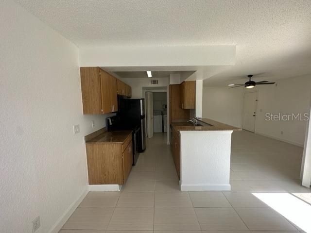 For Sale: $175,000 (1 beds, 1 baths, 754 Square Feet)