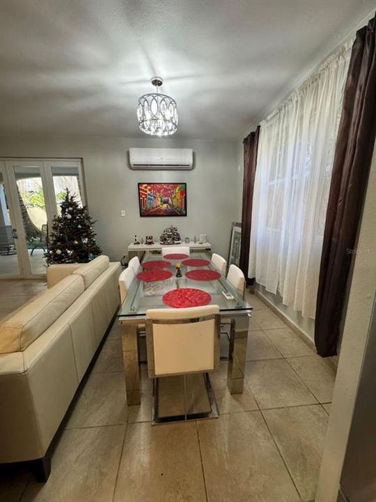 En Venta: $755,000 (4 camas, 3 baños, 3627 Pies cuadrados)