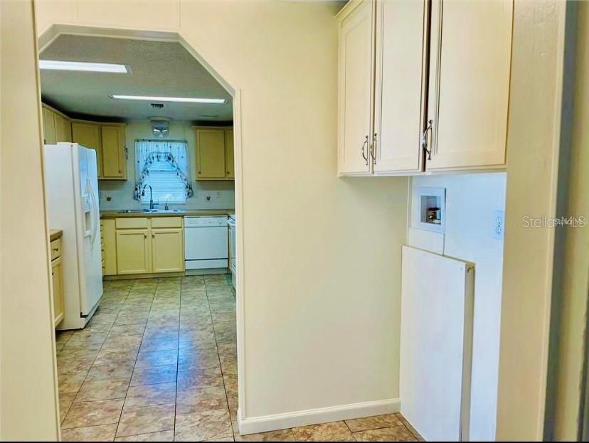 For Sale: $225,000 (3 beds, 1 baths, 1303 Square Feet)