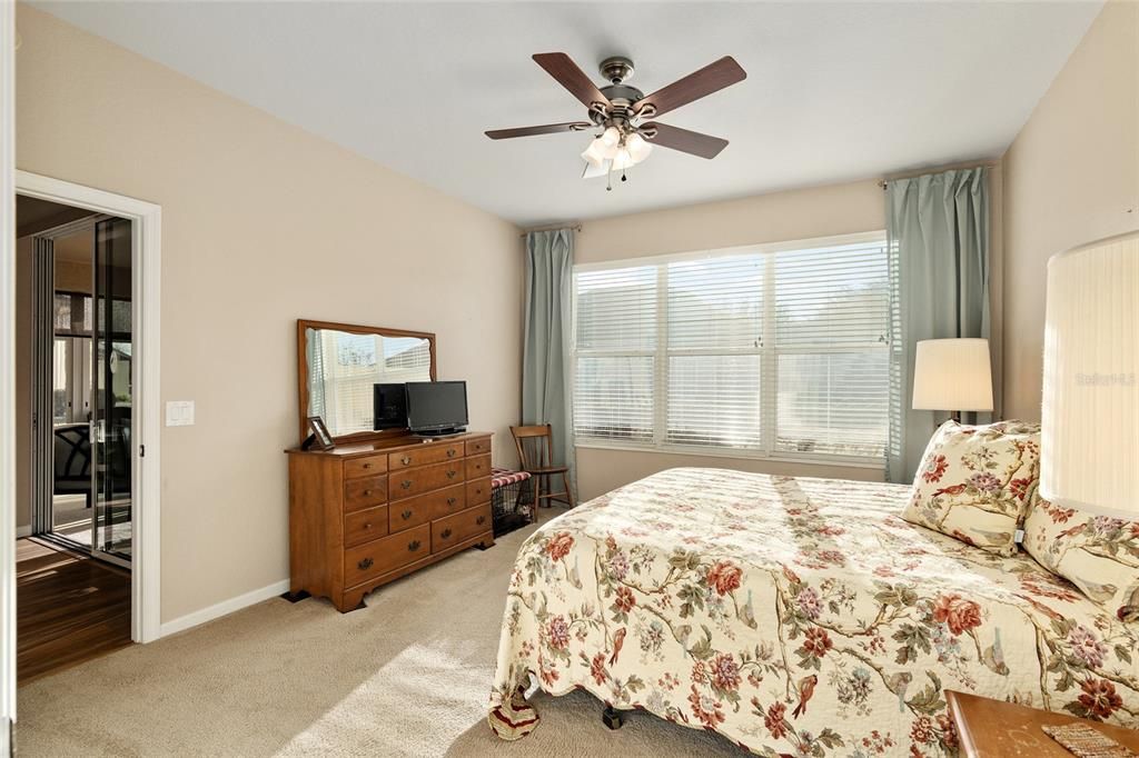 For Sale: $279,500 (2 beds, 2 baths, 1556 Square Feet)