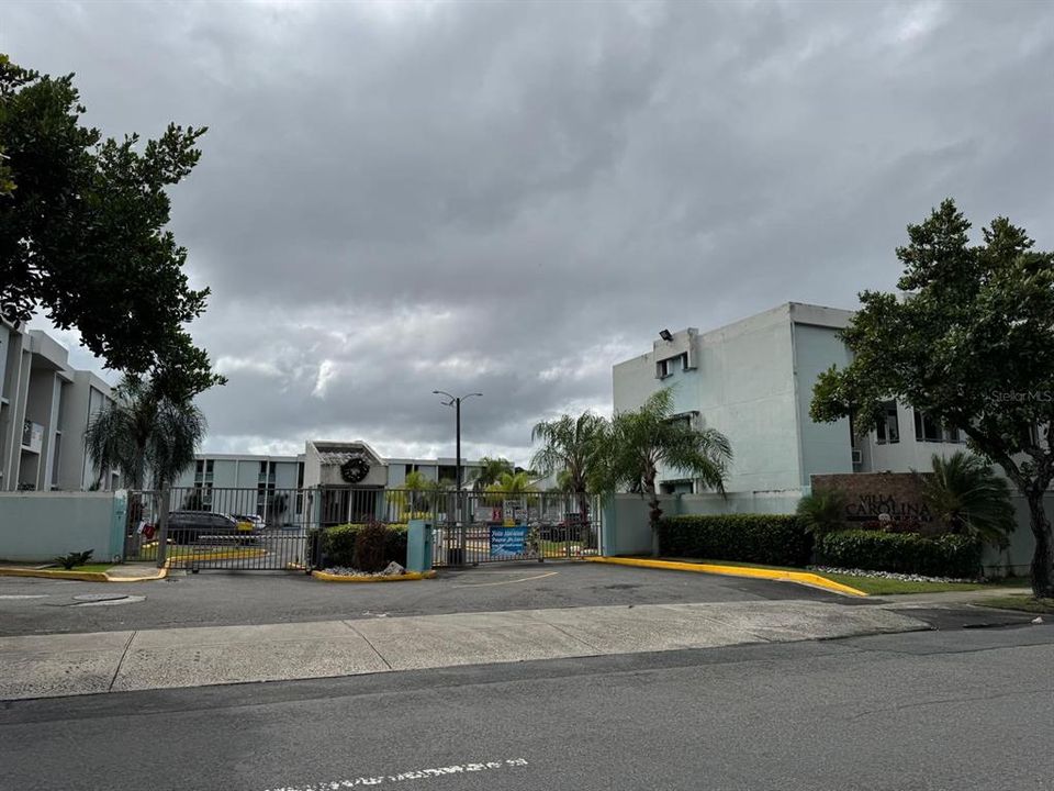 Recently Rented: $700 (3 beds, 2 baths, 925 Square Feet)