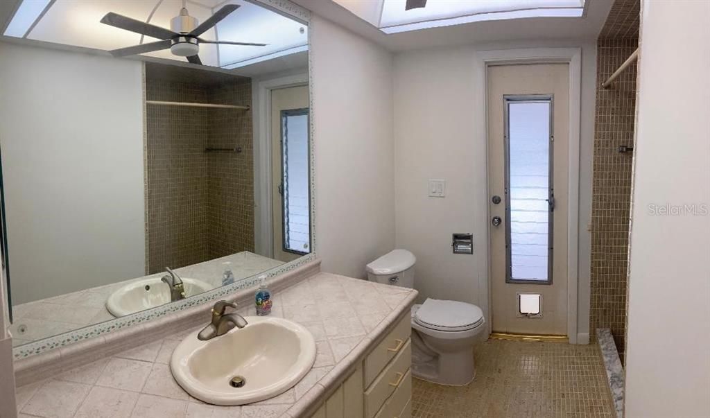 2nd Bathroom