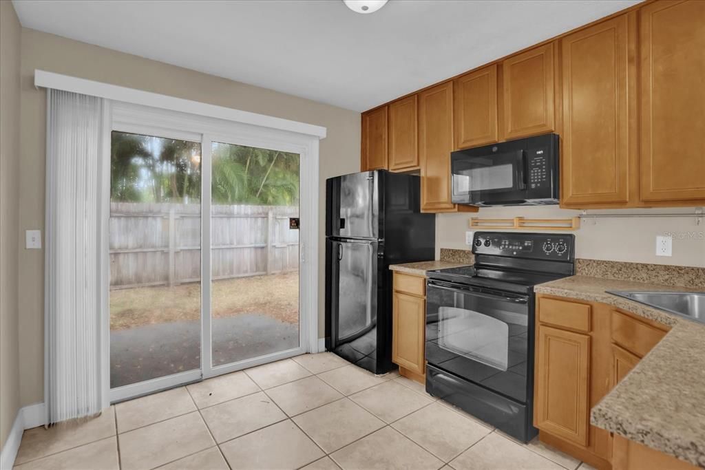 For Sale: $179,888 (2 beds, 1 baths, 677 Square Feet)