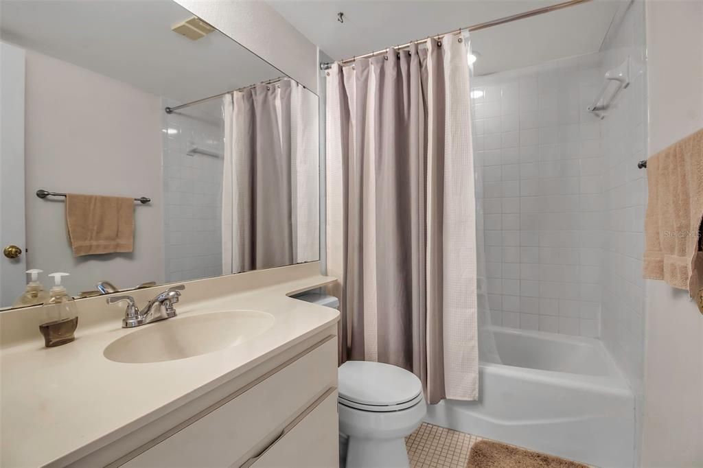 For Sale: $229,000 (2 beds, 2 baths, 1095 Square Feet)