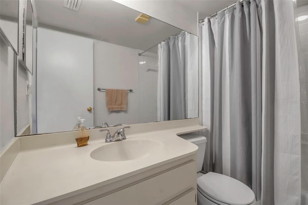 For Sale: $229,000 (2 beds, 2 baths, 1095 Square Feet)