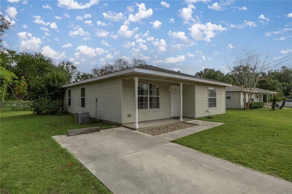 For Sale: $174,900 (3 beds, 2 baths, 1054 Square Feet)