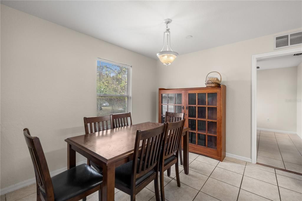 For Sale: $174,900 (3 beds, 2 baths, 1054 Square Feet)