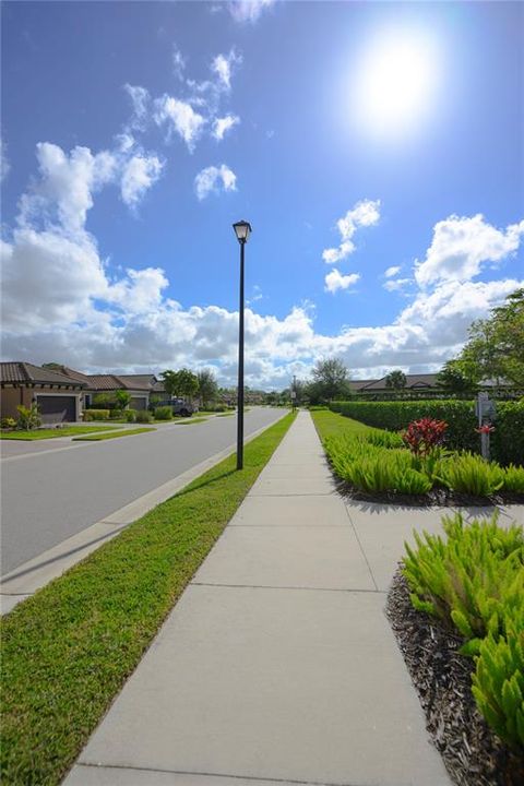 For Sale: $799,900 (2 beds, 2 baths, 1831 Square Feet)