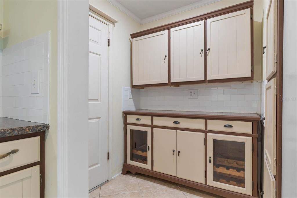 For Sale: $239,990 (2 beds, 2 baths, 1361 Square Feet)